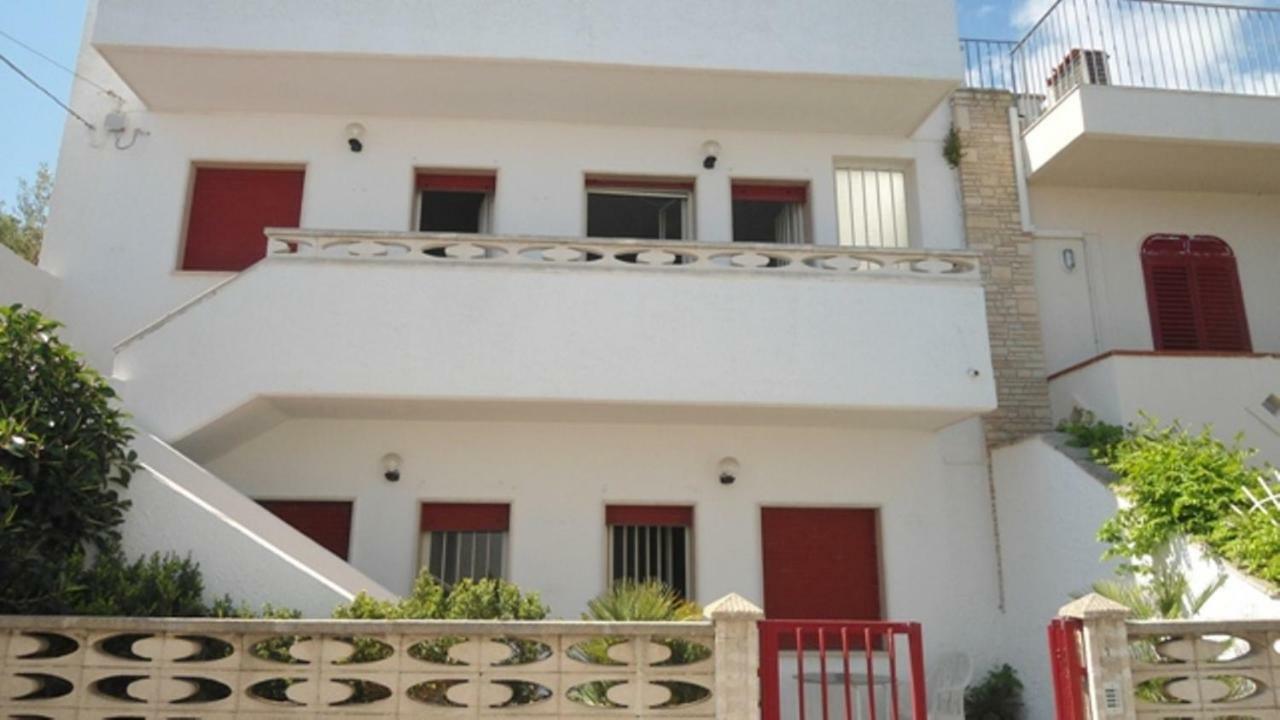 Bilocale Con Spazio Verde Santa Maria di Leuca Bagian luar foto