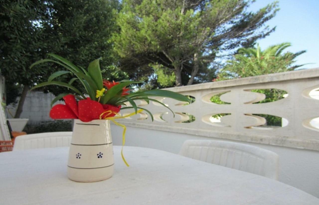 Bilocale Con Spazio Verde Santa Maria di Leuca Bagian luar foto